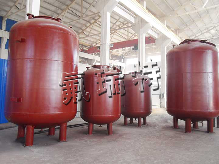 鋼襯塑儲罐、反應釜